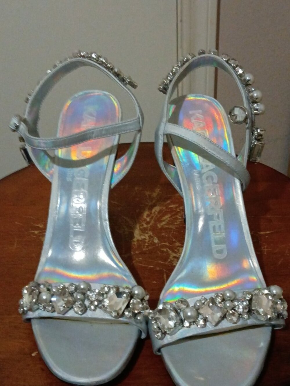KARL LAGERFELD PARIS Claude Womens Silver Open Block Heel Heeled Sandal Sz 10M - Picture 7 of 12